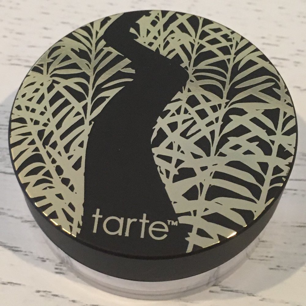 TARTE Smooth Operator Finishing Powder (white)